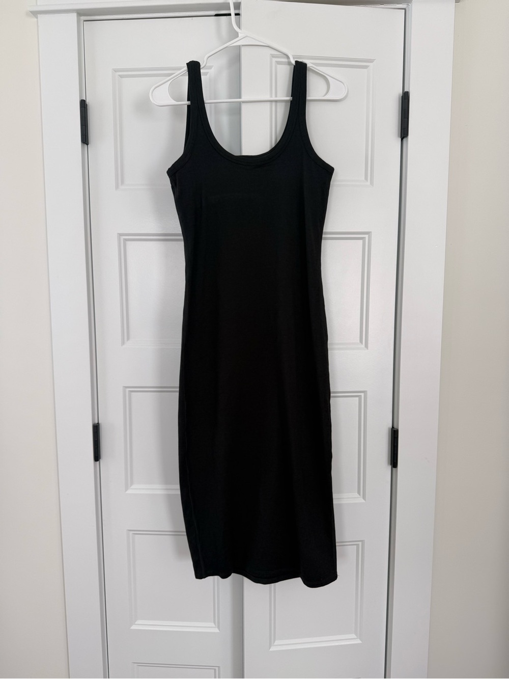 Vuori Black Halo Midi Dress Size Small